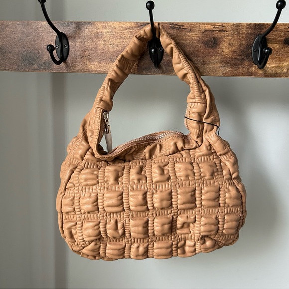 JASON WU Fay Bubbled Small Baguette Top Handle Handbag in Vegan Leather - Picture 2 of 9